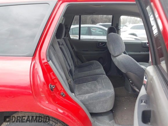 2004 Hyundai Santa Fe GLS with VIN KM8SC13D24U724643, listed as a IAAI auction lot 41908475 with 82,656 mi miles. Bid and sale history available at carsss.com. Image 8.