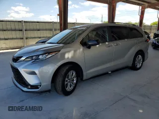 2022 Toyota Sienna XSE z VIN 5TDXSKFCXNS067134, wystawiony jako Copart lot #57658915 z przebiegiem 30 836 mil mil oraz Szkoda całkowita • Salvage title. Historia ofert i sprzedaży dostępna na DreamBid. Obrazek 1.