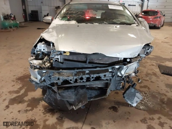 2013 Ford Focus SE with VIN 1FADP3K29DL345065, listed as a IAAI auction lot 41580883 with 91,162 mi miles. Bid and sale history available at carsss.com. Image 6.