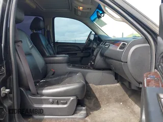 2012 GMC Yukon XL Denali with VIN 1GKS2MEFXCR276620, listed as a IAAI auction lot 41910714 with 266,800 mi miles. Bid and sale history available at carsss.com. Image 5.