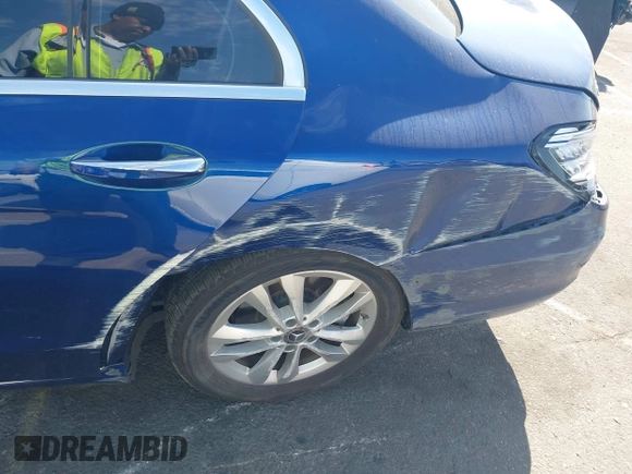 2019 Mercedes-Benz C 300 with VIN 55SWF8DB1KU317498, listed as a IAAI auction lot 41681264 with Not provided miles and . Bid and sale history available at DreamBid. Image 18.
