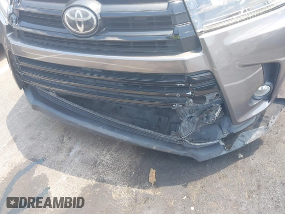 2017 Toyota Highlander XLE with VIN 5TDKZRFHXHS200344, listed as a IAAI auction lot 42616051 with 161,439 mi miles and . Bid and sale history available at DreamBid. Image 6.