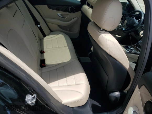 2018 Mercedes-Benz C 300 with VIN WDDWF4JB5JR419500, listed as a Copart auction lot 60235995 with 37,014 mi miles and Salvage title. Bid and sale history available at DreamBid. Image 10.