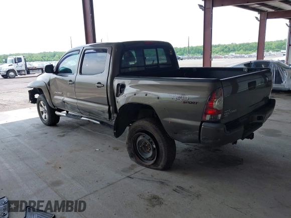 2013 Toyota Tacoma with VIN 3TMLU4EN4DM118438, listed as a IAAI auction lot 42285446 with 162,751 mi miles and . Bid and sale history available at DreamBid. Image 3.