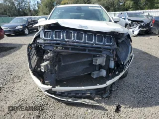 2018 Jeep Compass Latitude z VIN 3C4NJDBB1JT116630, wystawiony jako Copart lot #49586755 z przebiegiem 74 654 mil mil oraz Szkody całkowita. Historia ofert i sprzedaży dostępna na DreamBid. Obrazek 5.