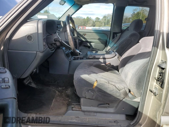 2000 Chevrolet Silverado 1500 with VIN 2GCEC19W3Y1334095, listed as a Copart auction lot 41530595 with 254,054 mi miles and Salvage Title. Bid and sale history available at DreamBid. Image 7.