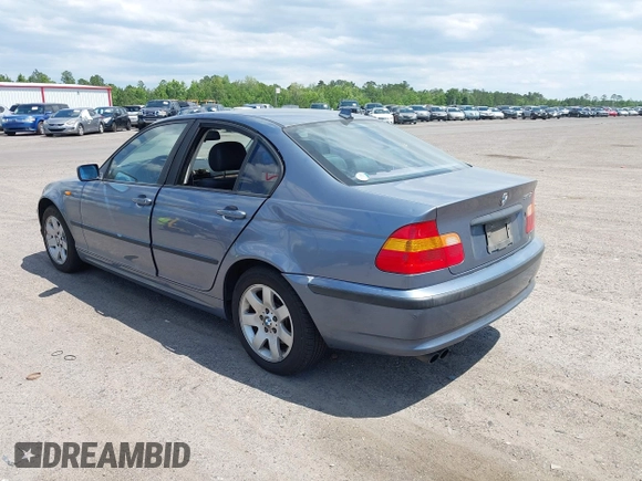 2004 BMW 3 Series 325xi with VIN WBAEU33414PM61213, listed as a IAAI auction lot 42201782 with 138,327 mi miles and . Bid and sale history available at carsss.com. Image 3.