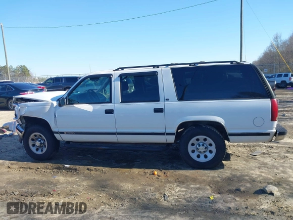 1996 Chevrolet Suburban with VIN 3GNFK16RXTG135350, listed as a IAAI auction lot 41482918 with 157,971 mi miles. Bid and sale history available at carsss.com. Image 14.