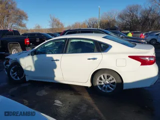 2018 Nissan Altima 2.5 SL with VIN 1N4AL3AP1JC290599, listed as a IAAI auction lot 41011797 with 52,348 mi miles. Bid and sale history available at carsss.com. Image 14.
