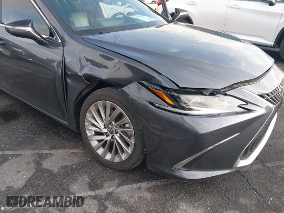 2022 Lexus ES 300h Luxury with VIN 58AEA1C16NU014227, listed as a IAAI auction lot 41504883 with 55,850 mi miles and . Bid and sale history available at DreamBid. Image 6.