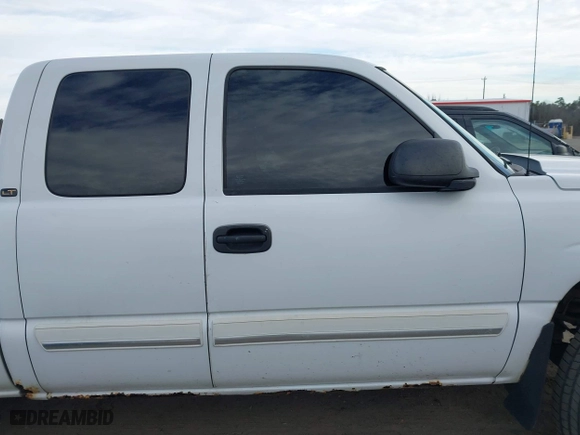 2006 Chevrolet Silverado 1500 LT1 with VIN 2GCEC19T261110996, listed as a IAAI auction lot 41721472 with 242,319 mi miles. Bid and sale history available at carsss.com. Image 13.