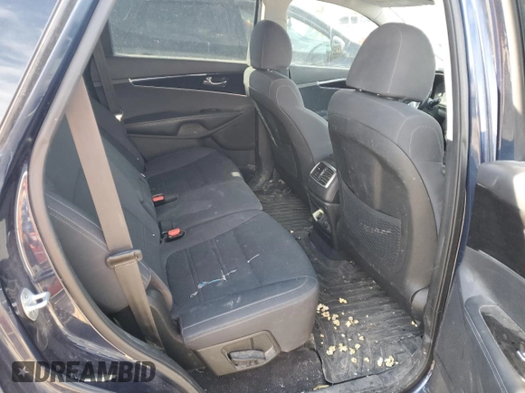 2019 Kia Sorento L z VIN 5XYPG4A32KG463068, wystawiony jako Copart lot #89367895 z przebiegiem Nie podano mil oraz Szkoda całkowita • Salvage title. Historia ofert i sprzedaży dostępna na DreamBid. Obrazek 11.