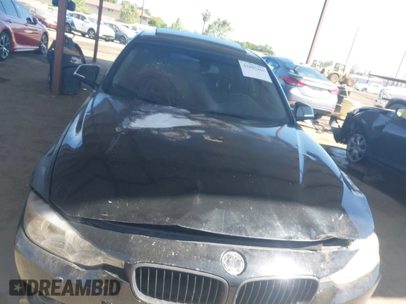 2013 BMW 3 Series 328i with VIN WBA3C1C55DF437400, listed as a IAAI auction lot 42095263 with Not Provided miles and . Bid and sale history available at carsss.com. Image 15.