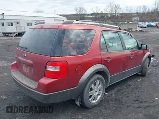2006 Ford Freestyle SE with VIN 1FMZK04106GA36254, listed as a IAAI auction lot 42031030 with 112,029 mi miles. Bid and sale history available at carsss.com. Image 4.