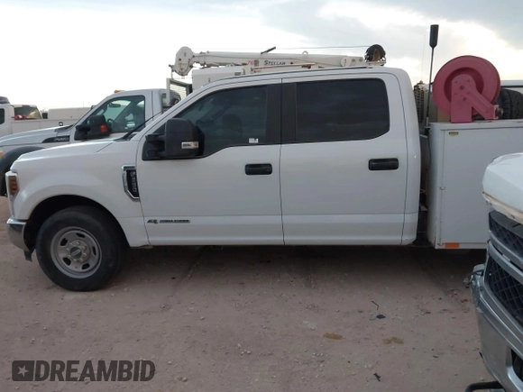 2018 Ford F-350 XL z VIN 1FT7W3AT3JEC82534, wystawiony jako IAAI lot #42365679 z przebiegiem 172 022 mil mil oraz . Historia ofert i sprzedaży dostępna na DreamBid. Obrazek 14.