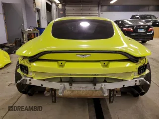 2020 Aston Martin Vantage z VIN SCFSMGAWXLGN03363, wystawiony jako Copart lot #81833084 z przebiegiem Nie podano mil oraz Szkoda całkowita • Salvage title. Historia ofert i sprzedaży dostępna na DreamBid. Obrazek 6.