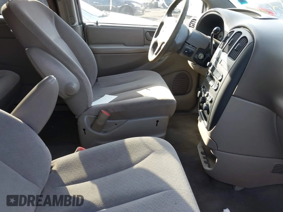 2003 Dodge Caravan Sport with VIN 2D4GP44R13R274458, listed as a IAAI auction lot 41788865 with 999,999 mi miles. Bid and sale history available at carsss.com. Image 5.