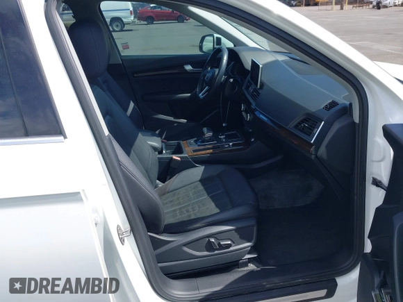 2018 Audi Q5 Premium Plus z VIN WA1BNAFY0J2239383, wystawiony jako IAAI lot #42384069 z przebiegiem 44 069 mil mil oraz . Historia ofert i sprzedaży dostępna na DreamBid. Obrazek 5.