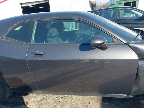 2019 Dodge Challenger SXT with VIN 2C3CDZGGXKH683563, listed as a IAAI auction lot 41320137 with 60,490 mi miles. Bid and sale history available at carsss.com. Image 14.