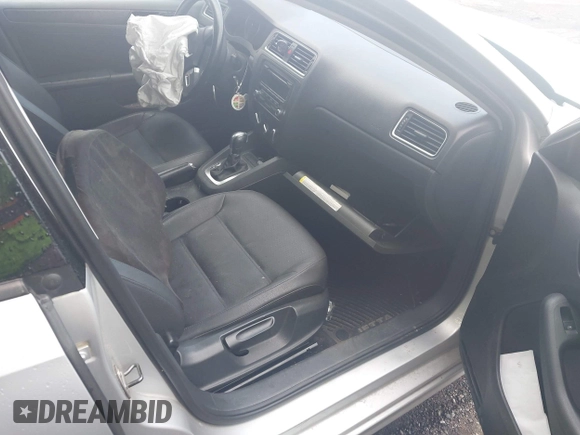 2012 Volkswagen Jetta SE with VIN 3VWDX7AJ5CM316960, listed as a IAAI auction lot 42134332 with 108,194 mi miles and . Bid and sale history available at DreamBid. Image 5.