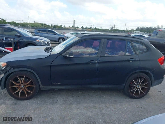 2015 BMW X1 sDrive28i with VIN WBAVM1C56FV314381, listed as a IAAI auction lot 41961245 with 68,182 mi miles. Bid and sale history available at carsss.com. Image 15.