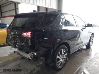2022 Chevrolet Equinox LT with VIN 3GNAXUEV1NL267290, listed as a IAAI auction lot 41265781 with 17,593 mi miles. Bid and sale history available at carsss.com. Image 4.