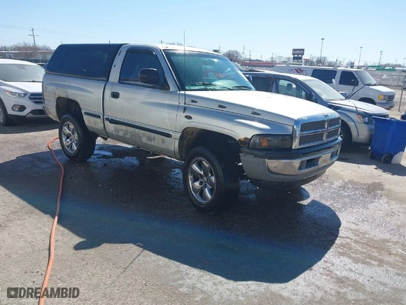 1998 Dodge Ram 1500 with VIN 1B7HF16Y2WS556490, listed as a IAAI auction lot 41734400 with 218,082 mi miles. Bid and sale history available at carsss.com. Image 1.