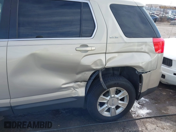 2010 GMC Terrain SLE-2 with VIN 2CTALDEW2A6361176, listed as a IAAI auction lot 41525393 with 111,821 mi miles. Bid and sale history available at carsss.com. Image 6.