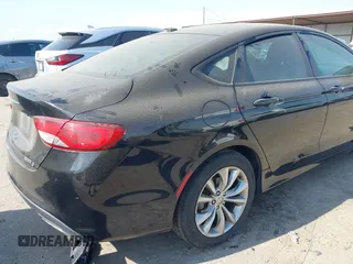 2015 Chrysler 200 S with VIN 1C3CCCBB9FN674748, listed as a IAAI auction lot 42042220 with 162,187 mi miles. Bid and sale history available at carsss.com. Image 4.