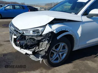 2019 Audi Q5 Premium with VIN WA1ANAFY1K2112607, listed as a IAAI auction lot 41482680 with 58,000 mi miles. Bid and sale history available at carsss.com. Image 6.