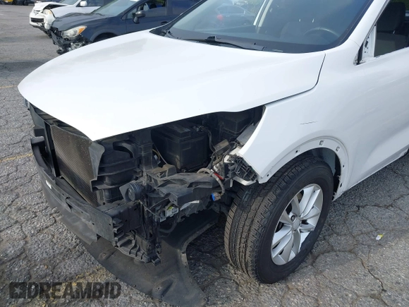 2016 Kia Sorento LX with VIN 5XYPG4A38GG173926, listed as a IAAI auction lot 41921254 with 1 mi miles. Bid and sale history available at carsss.com. Image 6.