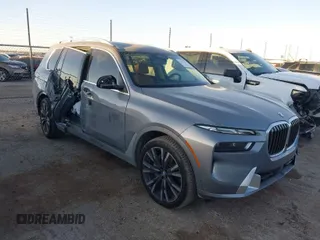 2025 BMW X7 xDrive40i with VIN 5UX23EM08S9W53311, listed as a IAAI auction lot 41493432 with 4,677 mi miles. Bid and sale history available at carsss.com. Image 1.