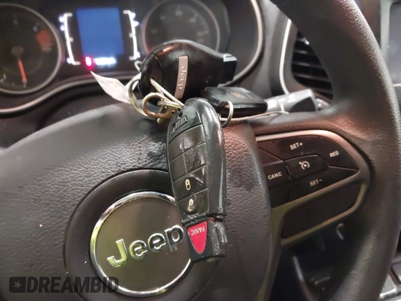 2019 Jeep Cherokee Latitude with VIN 1C4PJLCB0KD434554, listed as a IAAI auction lot 41615783 with 73,014 mi miles. Bid and sale history available at carsss.com. Image 11.
