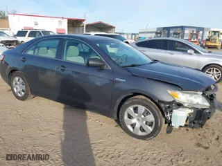 2011 Toyota Camry Hybrid with VIN 4T1BB3EK0BU138997, listed as a IAAI auction lot 41744648 with 173,675 mi miles. Bid and sale history available at carsss.com. Image 1.