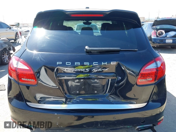 2012 Porsche Cayenne S Hybrid with VIN WP1AE2A23CLA93096, listed as a IAAI auction lot 41972843 with 79,139 mi miles. Bid and sale history available at carsss.com. Image 16.