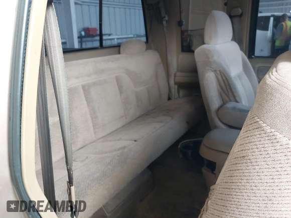 1995 GMC Sierra 1500 z VIN 2GTEK19K1S1535176, wystawiony jako IAAI lot #42243366 z przebiegiem 220 755 mil mil oraz . Historia ofert i sprzedaży dostępna na DreamBid. Obrazek 8.