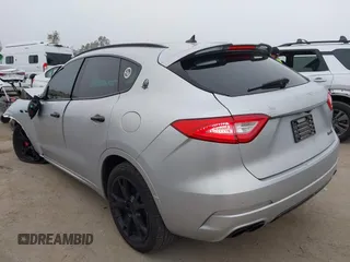 2017 Maserati Levante with VIN ZN661XUSXHX216080, listed as a IAAI auction lot 42024196 with 98,842 mi miles. Bid and sale history available at carsss.com. Image 3.