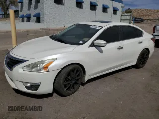 2015 Nissan Altima SL z VIN 1N4BL3AP3FC241366, wystawiony jako Copart lot #50905445 z przebiegiem 151 491 mil mil oraz Szkoda całkowita • Salvage title. Historia ofert i sprzedaży dostępna na DreamBid. Obrazek 1.