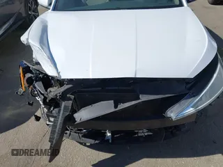 2020 Hyundai Elantra SE z VIN 5NPD74LF3LH503856, wystawiony jako IAAI lot #42320446 z przebiegiem 122 629 mil mil oraz . Historia ofert i sprzedaży dostępna na DreamBid. Obrazek 6.