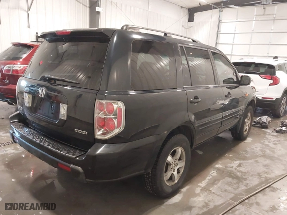 2006 Honda Pilot EX with VIN 2HKYF18436H519974, listed as a IAAI auction lot 41739171 with 151,808 mi miles. Bid and sale history available at carsss.com. Image 4.