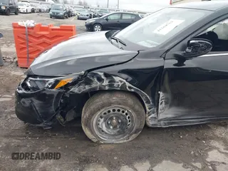 2025 Nissan Sentra S z VIN 3N1AB8BV7SY218700, wystawiony jako IAAI lot #41264762 z przebiegiem 11 055 mil mil oraz . Historia ofert i sprzedaży dostępna na DreamBid. Obrazek 6.