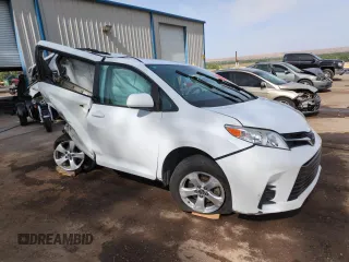 2018 Toyota Sienna LE Auto Access Seat with VIN 5TDKZ3DC8JS914225, listed as a Copart auction lot 60652575 with 66,303 mi miles and Salvage title. Bid and sale history available at DreamBid. Image 4.