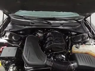 2023 Dodge Charger SXT z VIN 2C3CDXBG7PH607852, wystawiony jako Copart lot #83830895 z przebiegiem 23 133 mil mil oraz Czysty tytuł • Clean title. Historia ofert i sprzedaży dostępna na DreamBid. Obrazek 14.