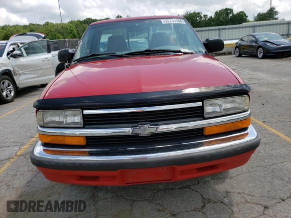 1998 Chevrolet S-10 with VIN 1GCCS14X7WK254161, listed as a Copart auction lot 55741164 with 91,705 mi miles and Salvage Title. Bid and sale history available at carsss.com. Image 5.