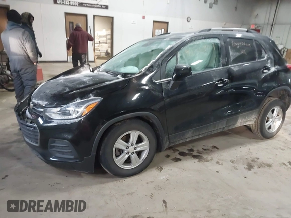 2021 Chevrolet Trax LT with VIN KL7CJPSB4MB357111, listed as a IAAI auction lot 41353017 with 39,650 mi miles. Bid and sale history available at carsss.com. Image 2.