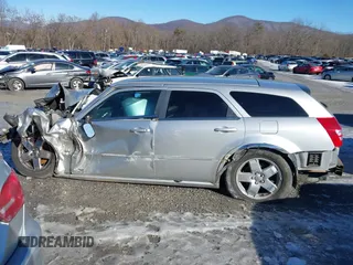 2006 Dodge Magnum SXT with VIN 2D4GZ47V36H423112, listed as a IAAI auction lot 41292273 with Not Provided miles and . Bid and sale history available at DreamBid. Image 15.