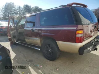 2000 Chevrolet Suburban LT with VIN 3GNEC16T0YG204106, listed as a Copart auction lot 82812134 with 211,674 mi miles and Salvage Title. Bid and sale history available at carsss.com. Image 2.
