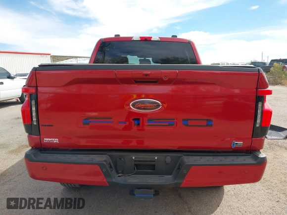 2023 Ford F-150 Lightning Pro z VIN 1FTVW1EL8PWG55060, wystawiony jako IAAI lot #41701864 z przebiegiem Nie podano mil oraz . Historia ofert i sprzedaży dostępna na DreamBid. Obrazek 16.