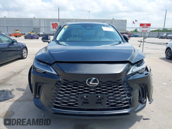 2024 Lexus RX 450h+ Luxury z VIN JTJCJMGA2R2011919, wystawiony jako IAAI lot #42341635 z przebiegiem 28 688 mil mil oraz . Historia ofert i sprzedaży dostępna na DreamBid. Obrazek 12.