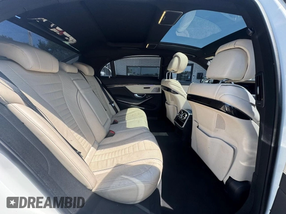 2019 Mercedes-Benz S 560 z VIN WDDUG8DB3KA439798, wystawiony jako Copart lot #61582835 z przebiegiem 94 427 mil mil oraz Czysty tytuł • Clean title. Historia ofert i sprzedaży dostępna na DreamBid. Obrazek 6.